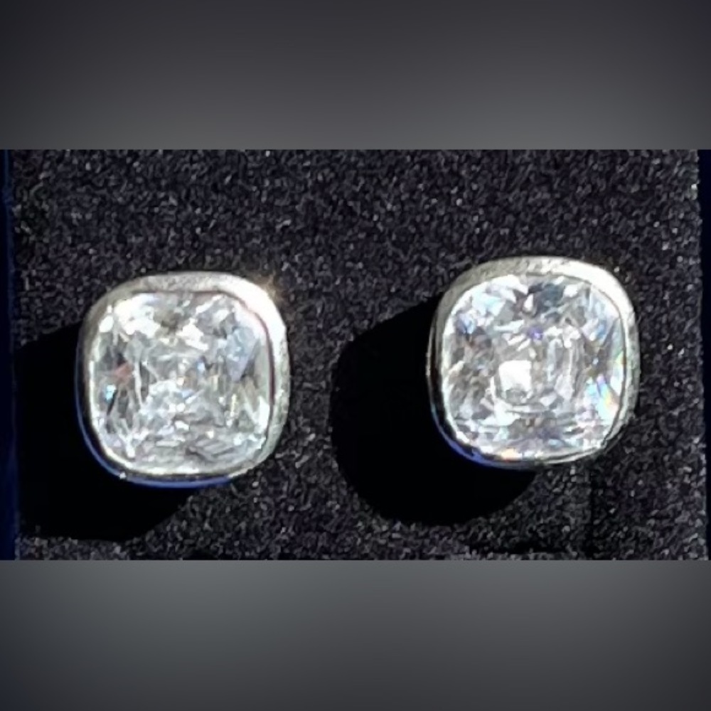 Flower🌷Oriented Design Stud Earrings